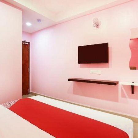 Oyo 89387 Sun Keerana Hotel Klang Ngoại thất bức ảnh
