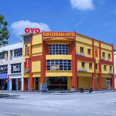 Oyo 89387 Sun Keerana Hotel Klang Ngoại thất bức ảnh