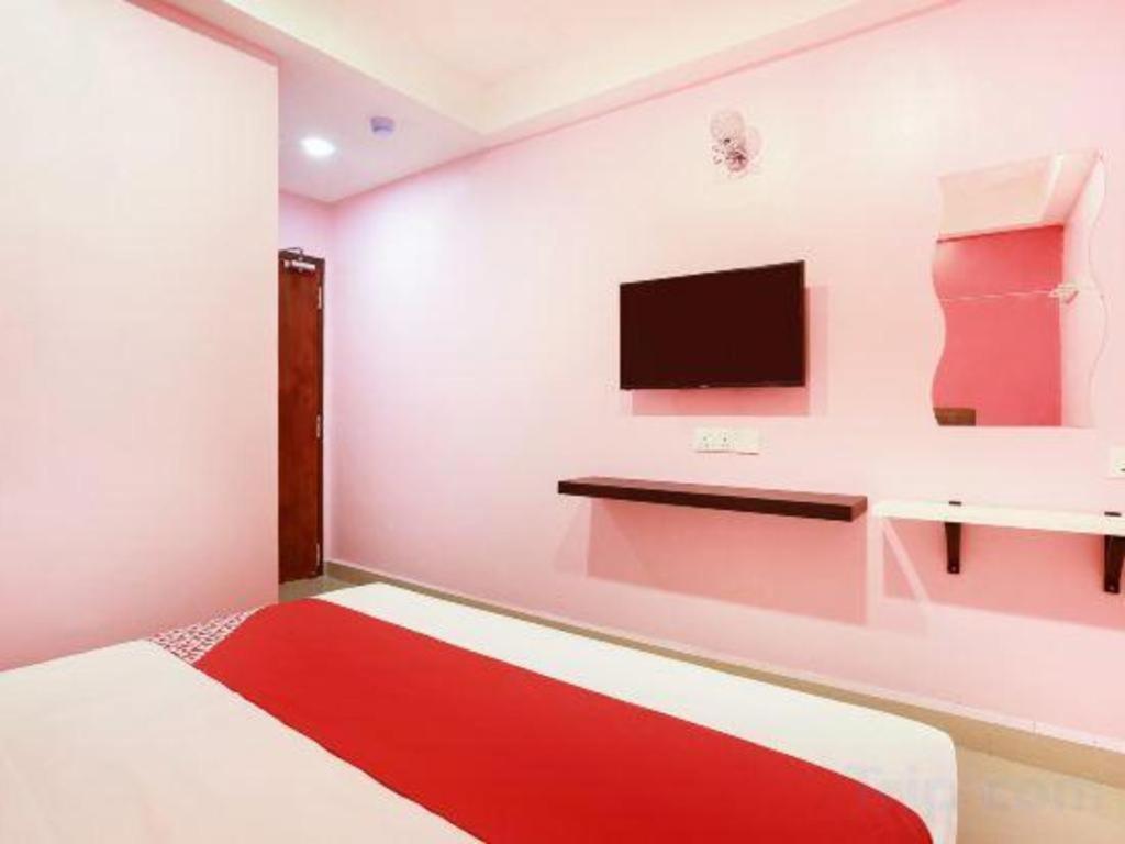 Oyo 89387 Sun Keerana Hotel Klang Ngoại thất bức ảnh