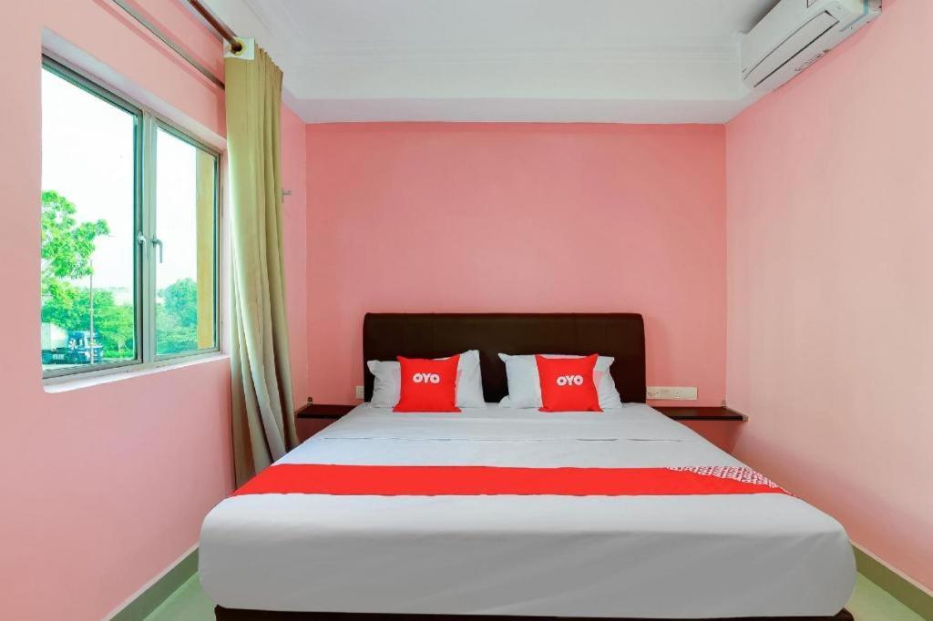 Oyo 89387 Sun Keerana Hotel Klang Ngoại thất bức ảnh
