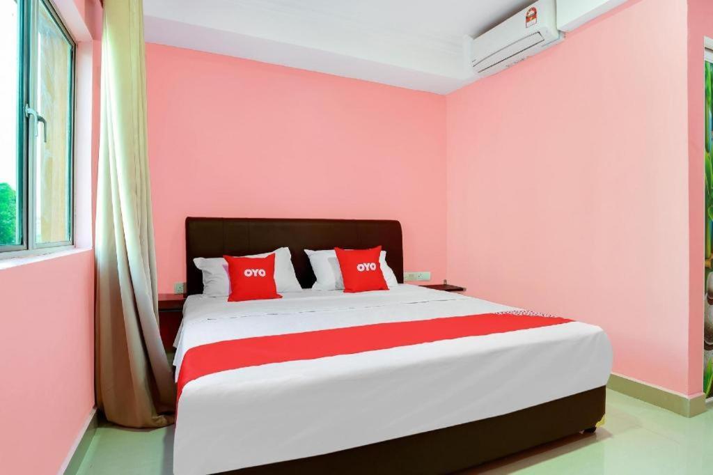 Oyo 89387 Sun Keerana Hotel Klang Ngoại thất bức ảnh