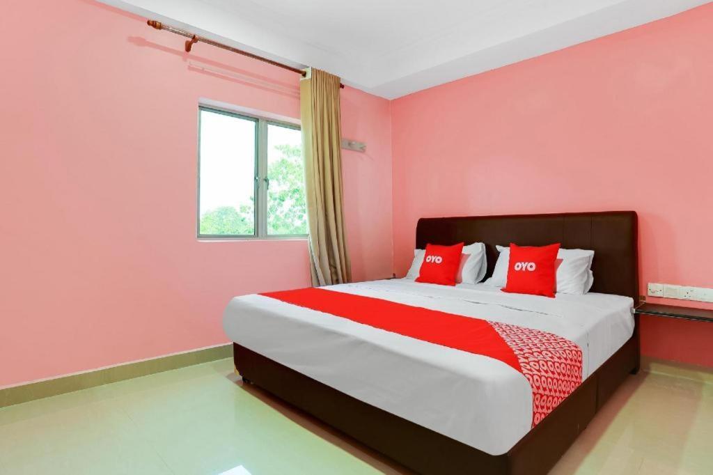 Oyo 89387 Sun Keerana Hotel Klang Ngoại thất bức ảnh