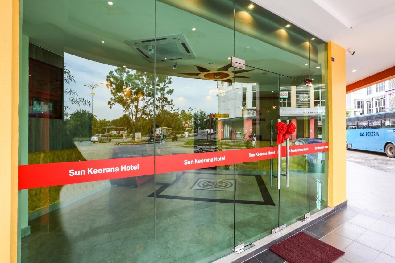 Oyo 89387 Sun Keerana Hotel Klang Ngoại thất bức ảnh